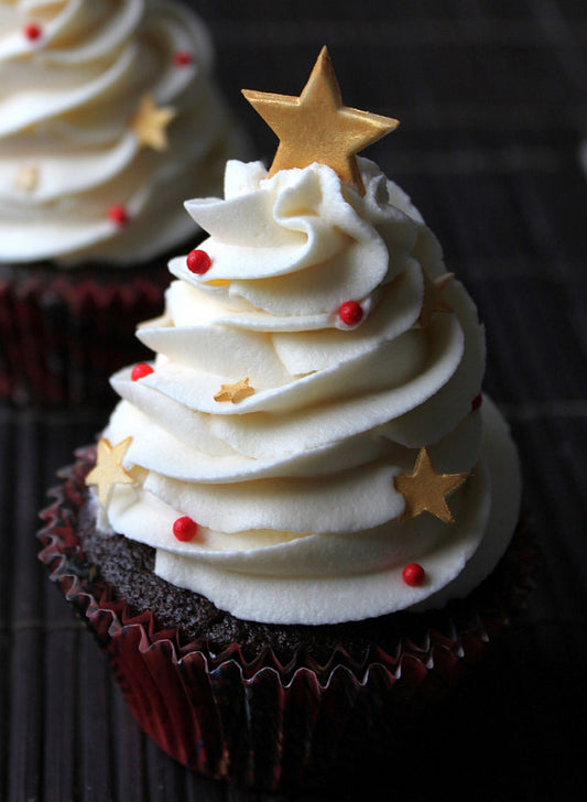 Christmas-decked Cupcakes! ~ Awesome cupcake recipes for the holidays!